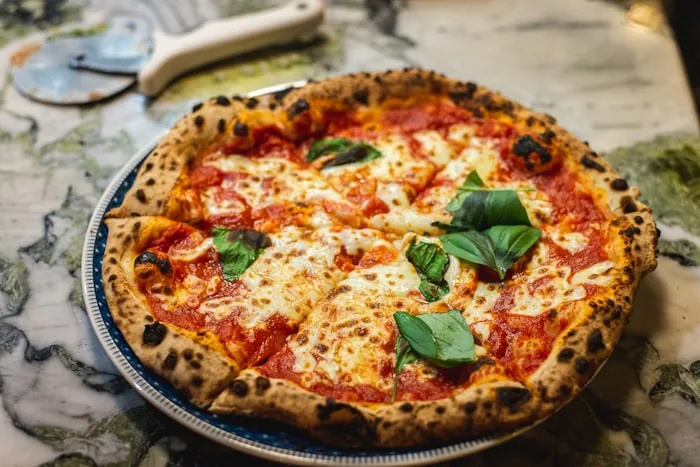 Pizza Margherita Napoletana
